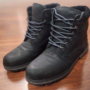 Black boots size 9